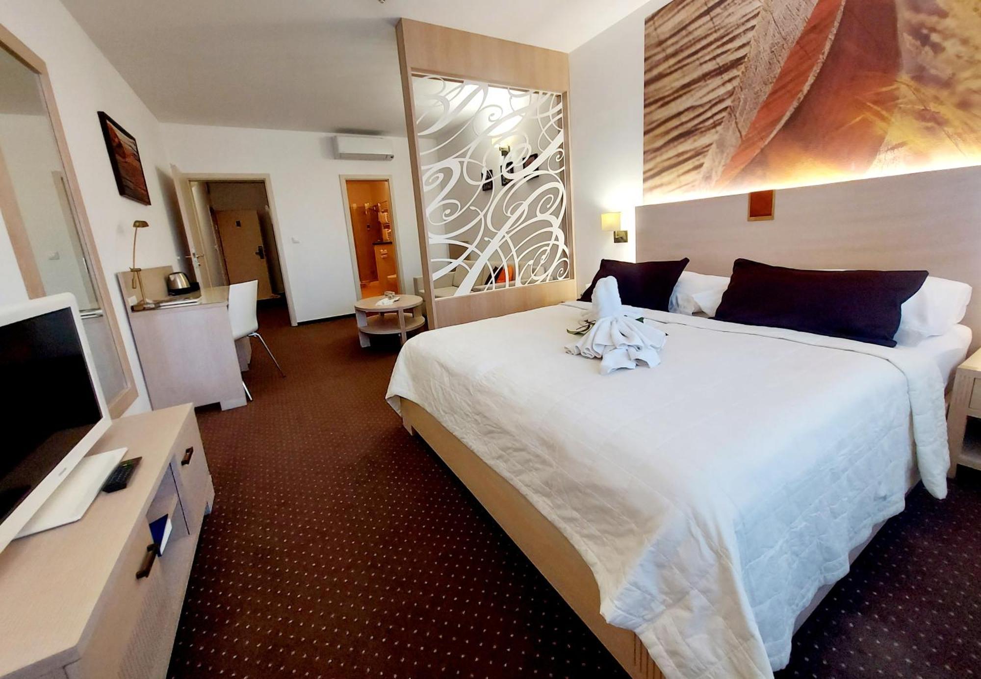 Hotel Slameny Dom & Spa Malá Ida Екстериор снимка
