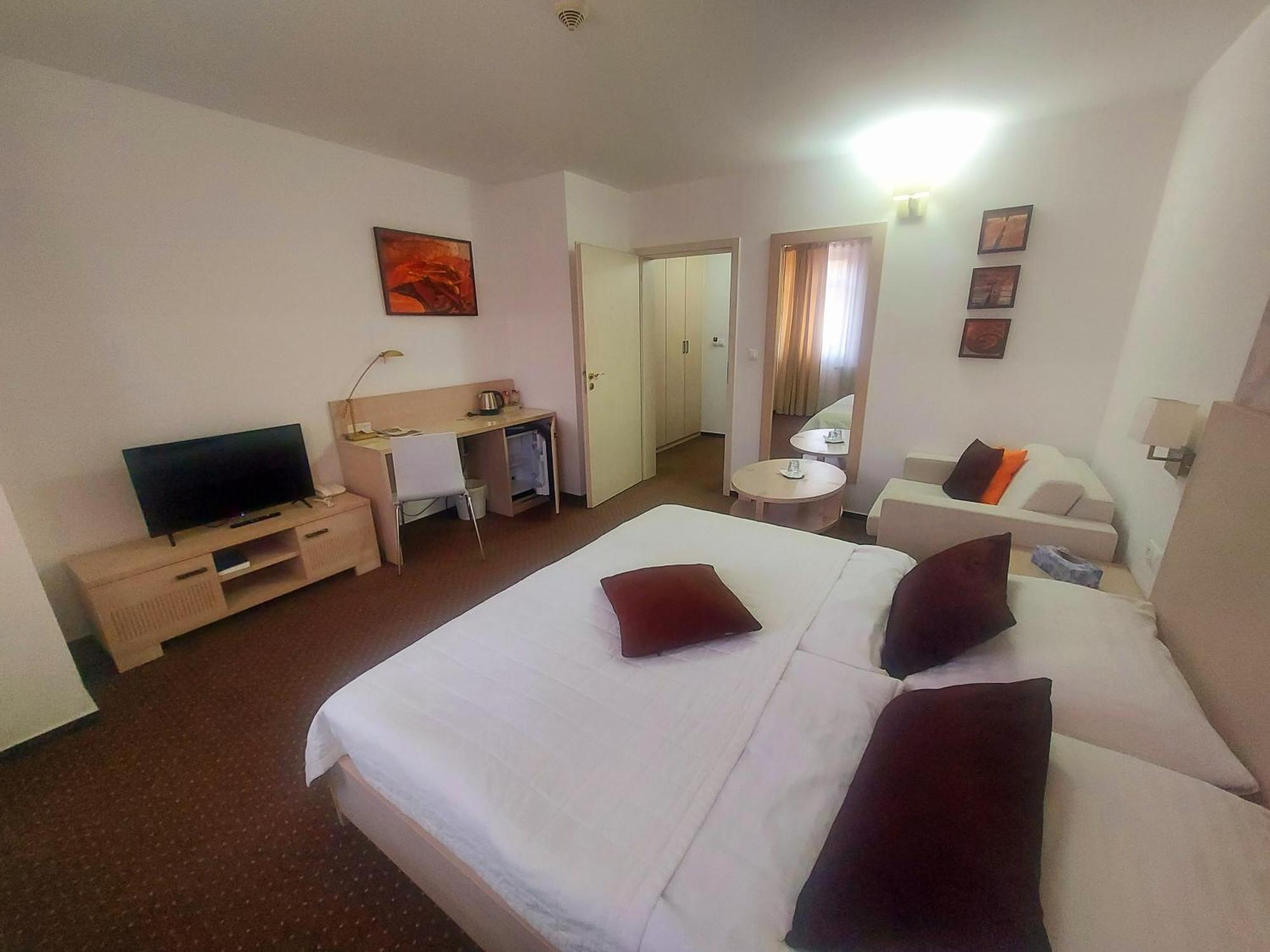 Hotel Slameny Dom & Spa Malá Ida Екстериор снимка