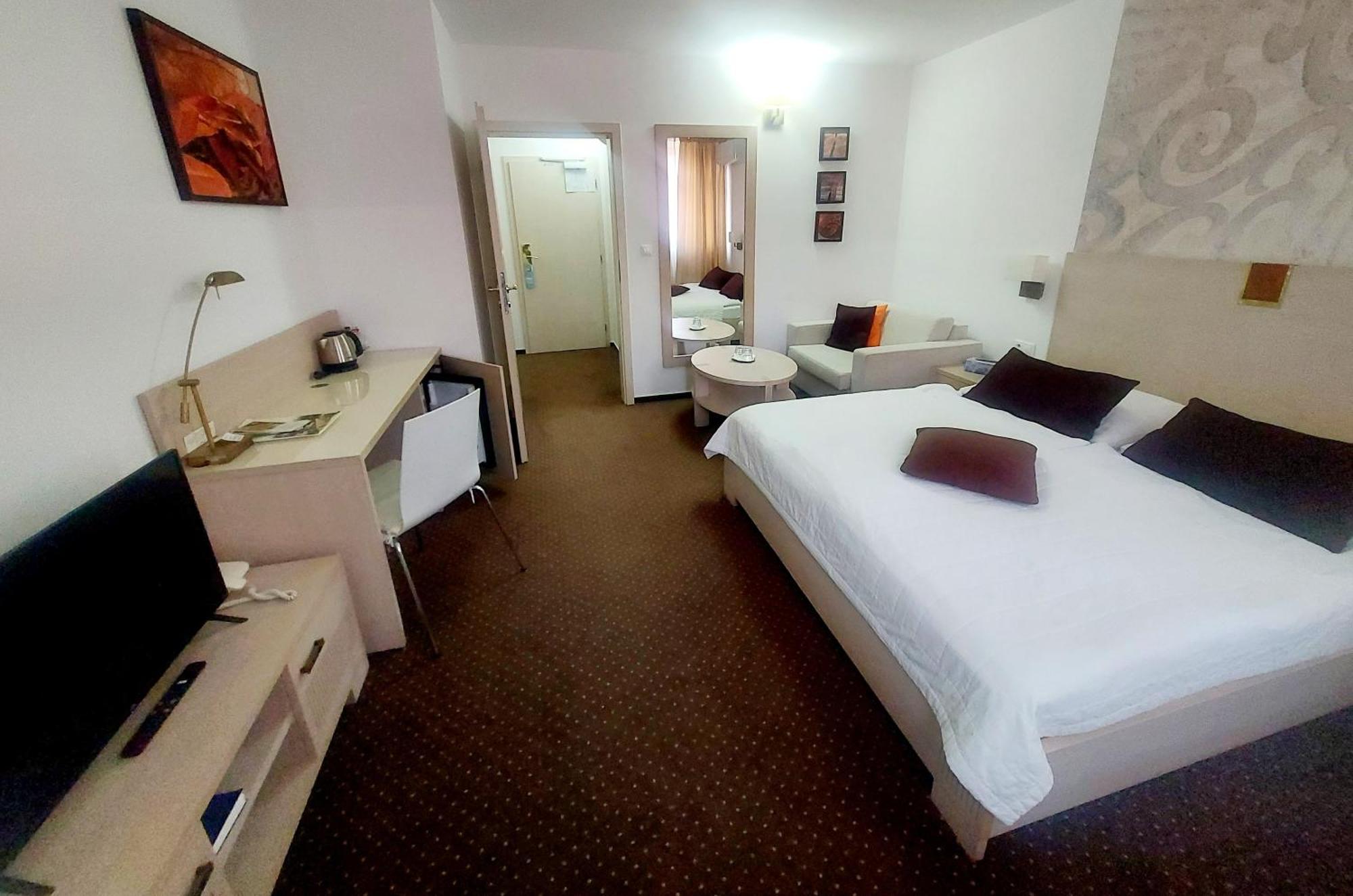 Hotel Slameny Dom & Spa Malá Ida Стая снимка