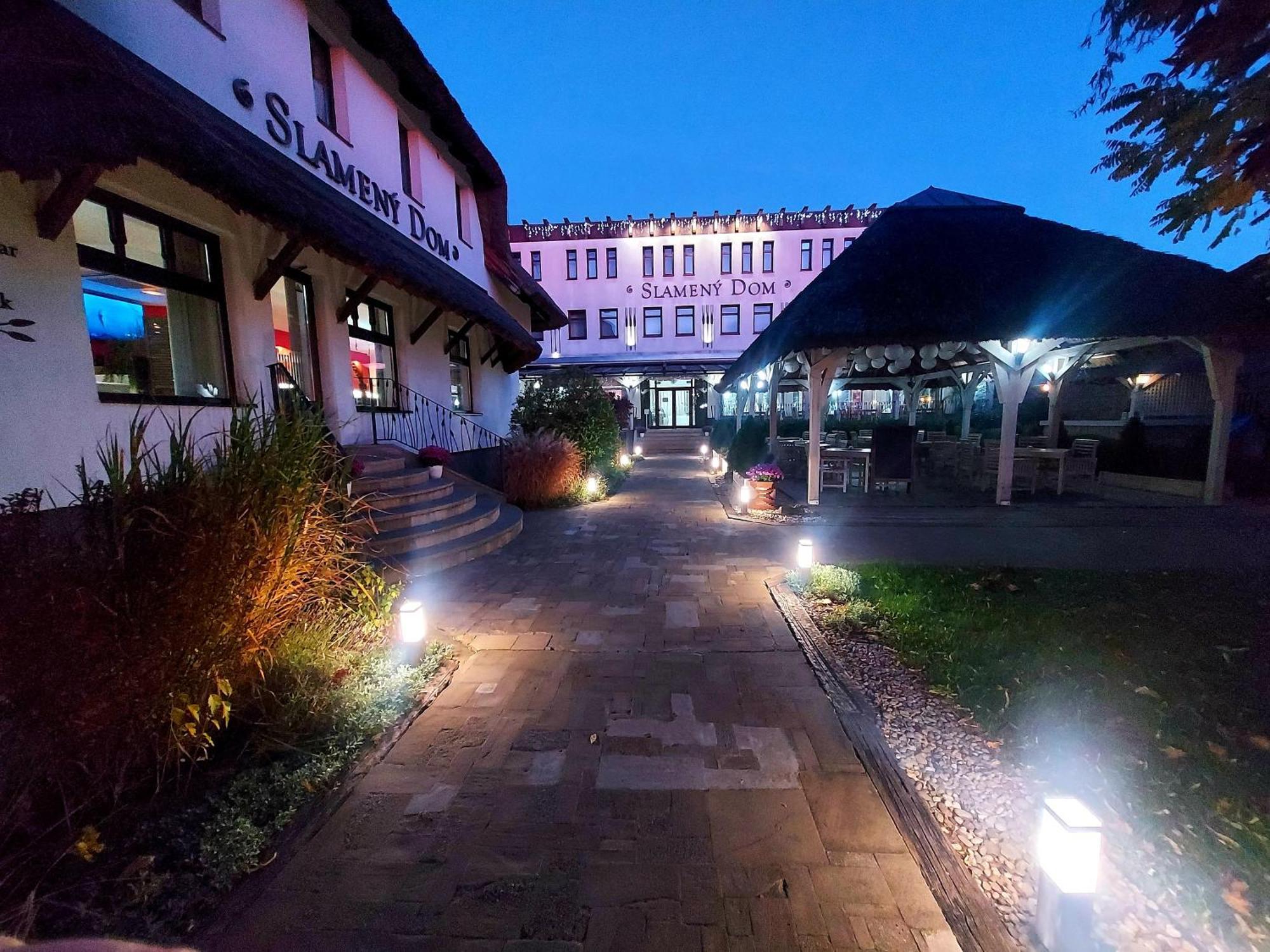 Hotel Slameny Dom & Spa Malá Ida Екстериор снимка