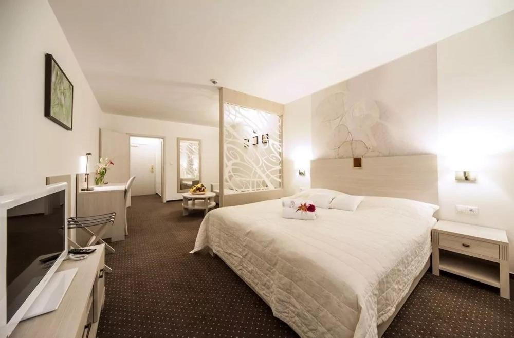Hotel Slameny Dom & Spa Malá Ida Екстериор снимка